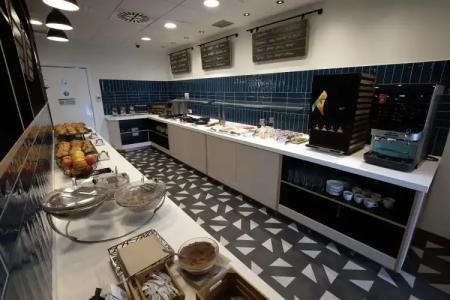 Travelodge Madrid Alcalá - 45