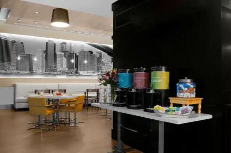 Hilton Garden Inn New York - Times Square Central - 26