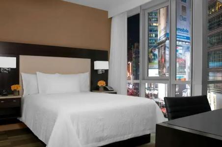 Hilton Garden Inn New York - Times Square Central - 34