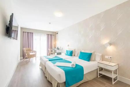 Ereza Mar - Adults Only - 9