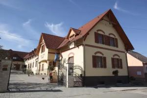 Bock Hotel Ermitage, Villany