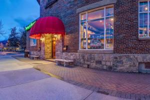 Athabasca Hotel, Jasper