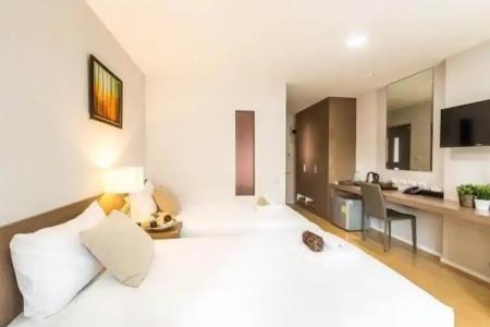 Baron Residence Bangkok - 40