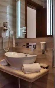 Xenios Dias Boutique - 7