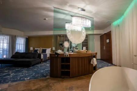 Cascade Resort & Spa - 42