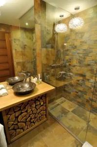 Cascade Resort & Spa - 9