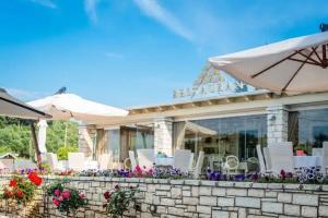 Neptune Sea House - Beachfront / Jacuzzi, Acharavi