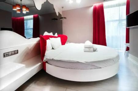 Golden Pearl Boutique - 42