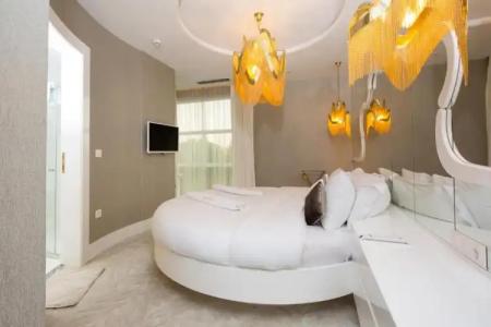 Golden Pearl Boutique - 60