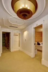 Golden Pearl Boutique - 14