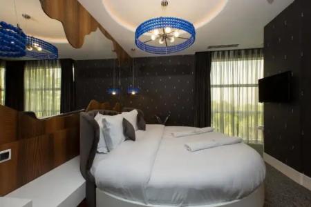 Golden Pearl Boutique - 62