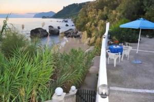 Kostas Beach Apartments, Agios Gordios