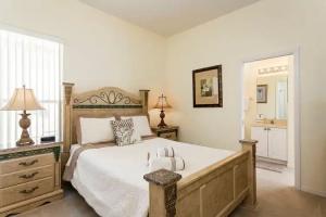 Tuscan Treasure, Davenport