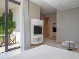 Deluxe with Terrace Double room with partial sea view