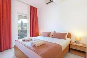 Apartments and rooms with parking space Marina, Trogir - 5953, Poljica