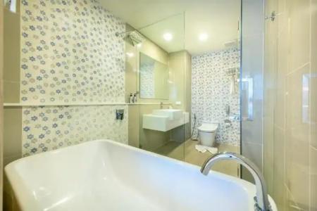 PLAAI Prime Rayong, Formerly D Varee Diva Central Rayong - 75