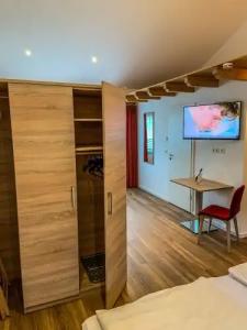 MoselWeinhaus Simon `Sauna`Restaurant`ELadesäule - 126