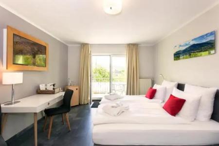 MoselWeinhaus Simon `Sauna`Restaurant`ELadesäule - 101