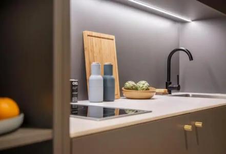 B&B Berlin-Airport - 70