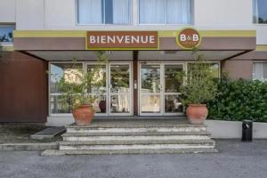 B&B HOTEL Nîmes Ville Active, parking sécurisé gratuit, Nimes