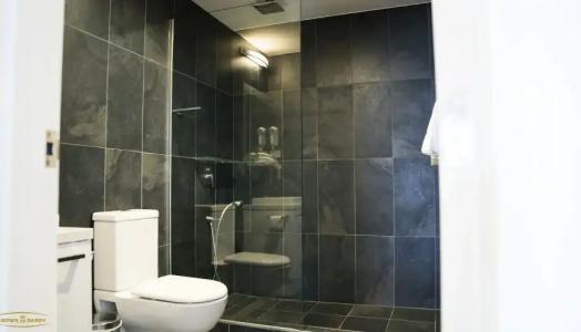 Crown on Darby Newcastle - 8