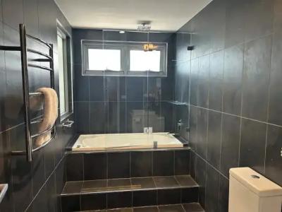 Crown on Darby Newcastle - 32