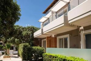 The Mini Beach Hotel