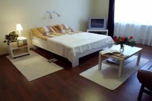 Ilona Apartmanhaz, Komarom