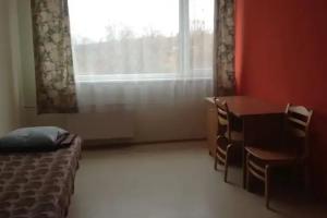Hostelis Zaļā muiža, Zalenieki