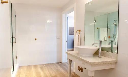 Oceanside and Suites - 57