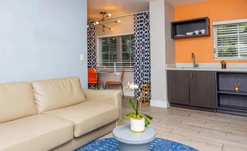 Oceanside and Suites - 77