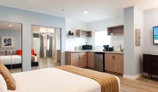 Oceanside and Suites - 53