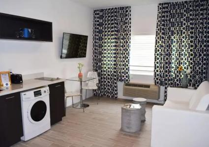 Oceanside and Suites - 32