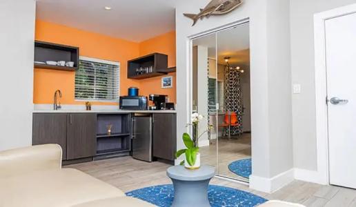 Oceanside and Suites - 78