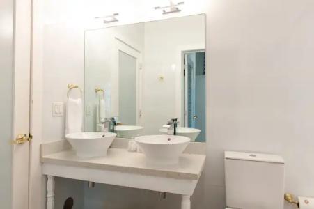 Oceanside and Suites - 9