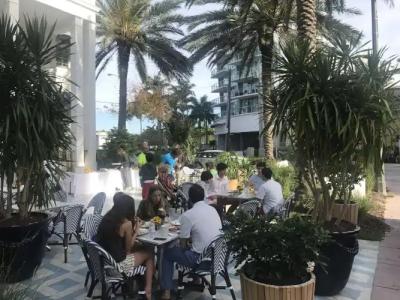 Oceanside and Suites - 30