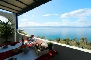 Guest House «Panorama House», Loutraki