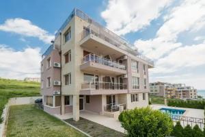Black Sea Breeze, Byala
