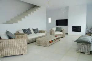 Artemis Hotel, Andiparos