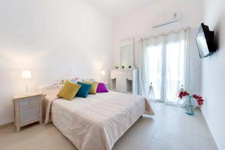 Queen of Santorini - 1