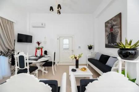 Queen of Santorini - 62