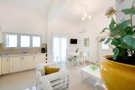 Queen of Santorini - 38