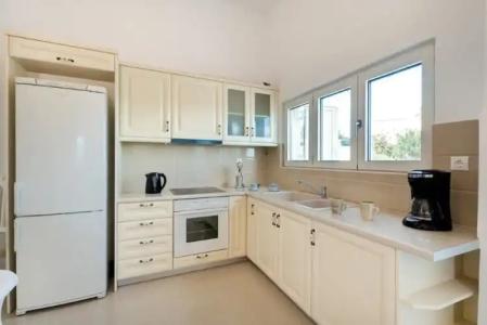 Queen of Santorini - 11