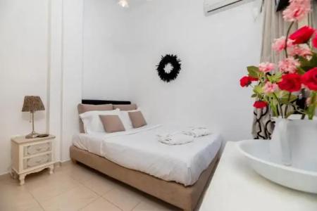 Queen of Santorini - 75