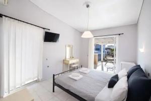 George House Villa, Lygia