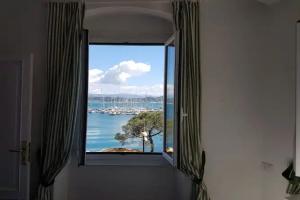 About Italy Holiday Boats, Portovenere