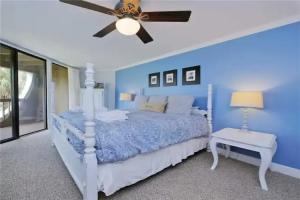 Hibiscus 201-D, Coquina Gables
