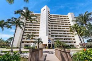 Riviera Club 803, Fort Myers Beach