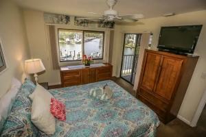 Estero Yacht & Racquet 322, Fort Myers Beach