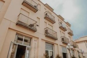 Lampada di Aladino Hotel, Follonica